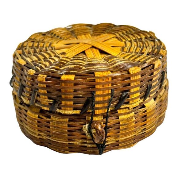 Handwoven Round Pine Straw & Rattan Trinket Box Sewing Jewelry With Lid 3" Mini - Picture 1 of 7